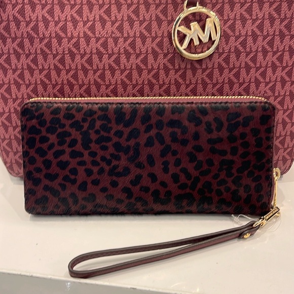 MICHAEL KORS
Leather Lg Continental Wristlet Case Wallet Exotic Print Hair Culf - Picture 5 of 16